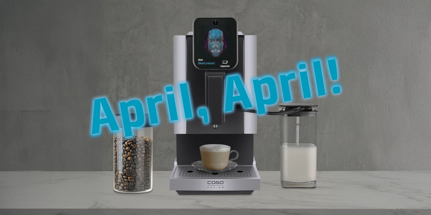 Die neue "MoodBarista 3000" steht auf einer Küchenfläche mit grauem Hintergrund. In dem Display zeigt sie die Mood "Gestresst" an. Links steht ein Behälter mit Kaffeebohnen. Die Kaffeemaschine bereitet einen Cappucino zu.