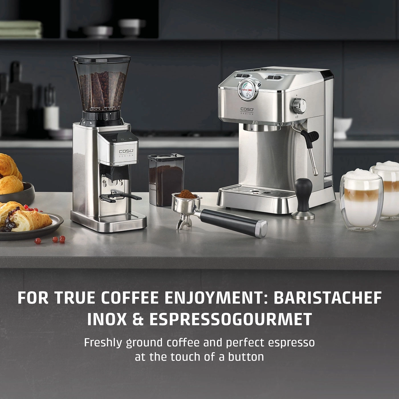 Coffee machine with grinder and two espresso cups