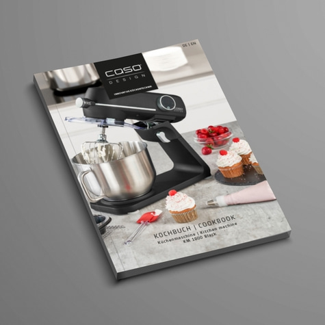 Kochbuch mit Küchenmaschine, Cupcakes und Kirschen. KM 1800 Black.