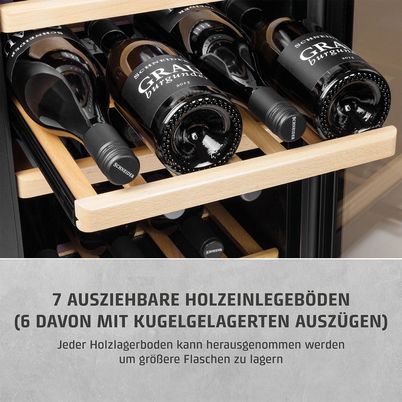 Weinkühlschrank mit Holzregalen und Weinflaschen, Text über die Regale.