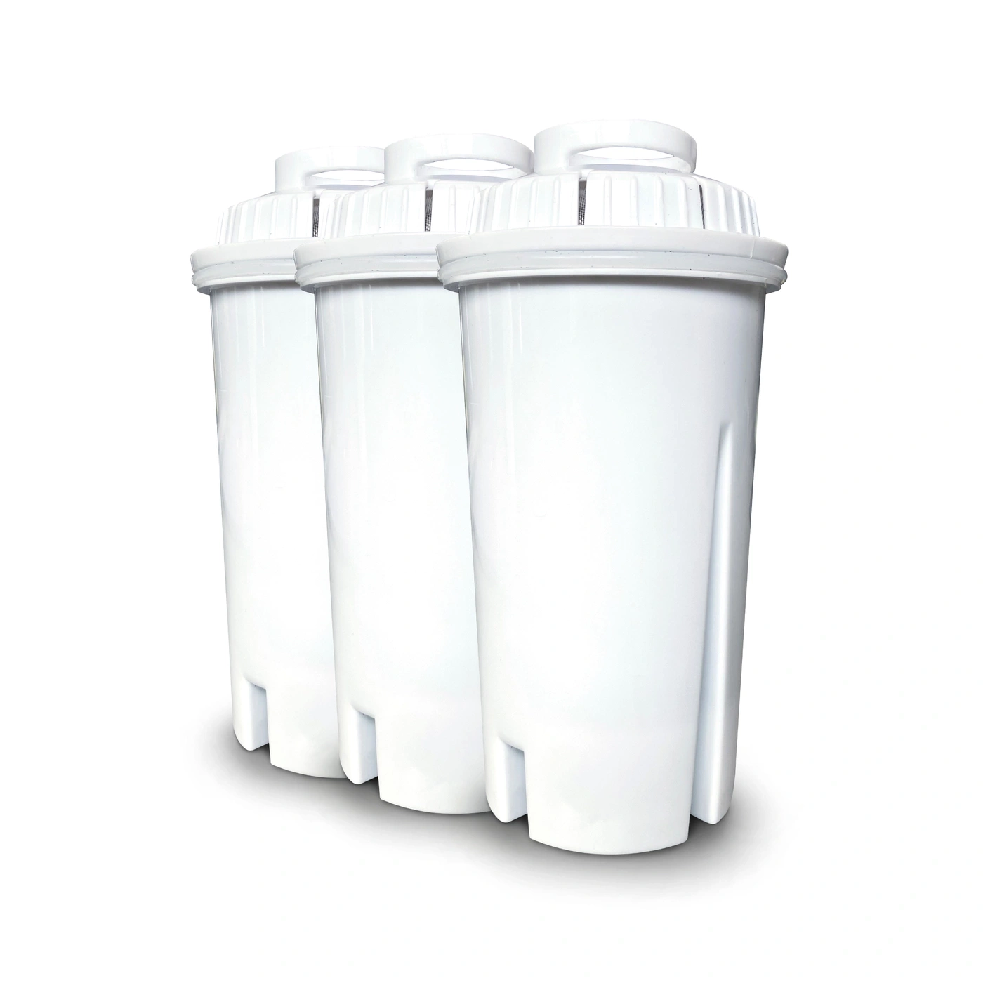 Drei weiße Wasserfilter nebeneinander auf weißem Hintergrund, isoliert.