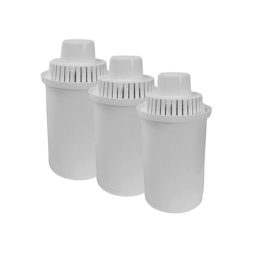 Drei weiße Wasserfilter in einer Reihe, isoliert auf weißem Hintergrund.