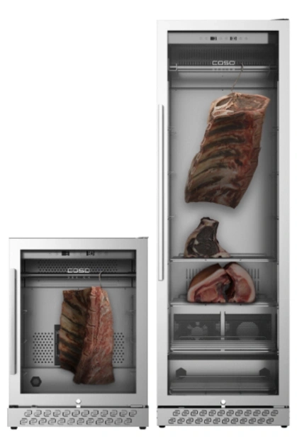 Fleischreifeschrank mit Fleischstücken, COSO-Marke, Innenansicht, weiß
