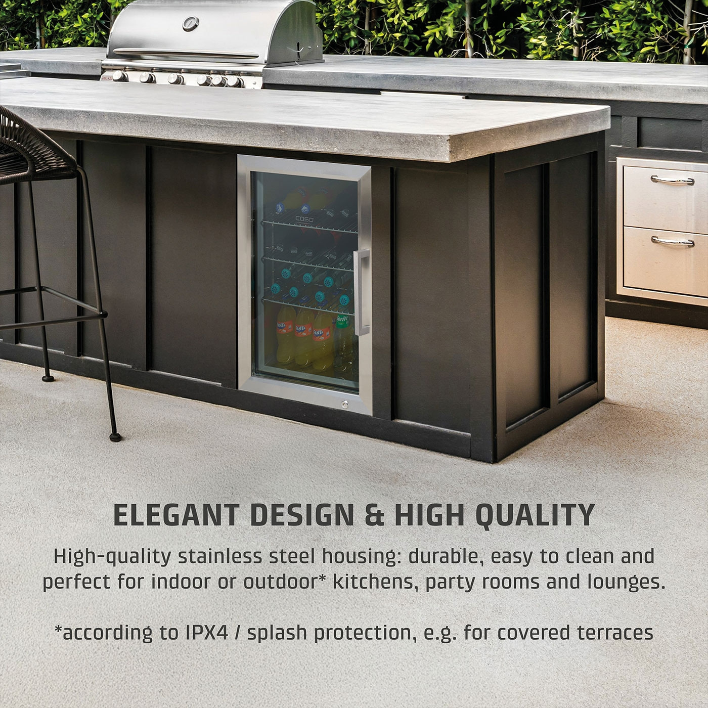 Outdoor kitchen with fridge, elegant design and high quality.