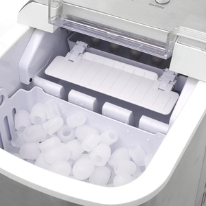 CASO IceChef Pro Design ice cube machine