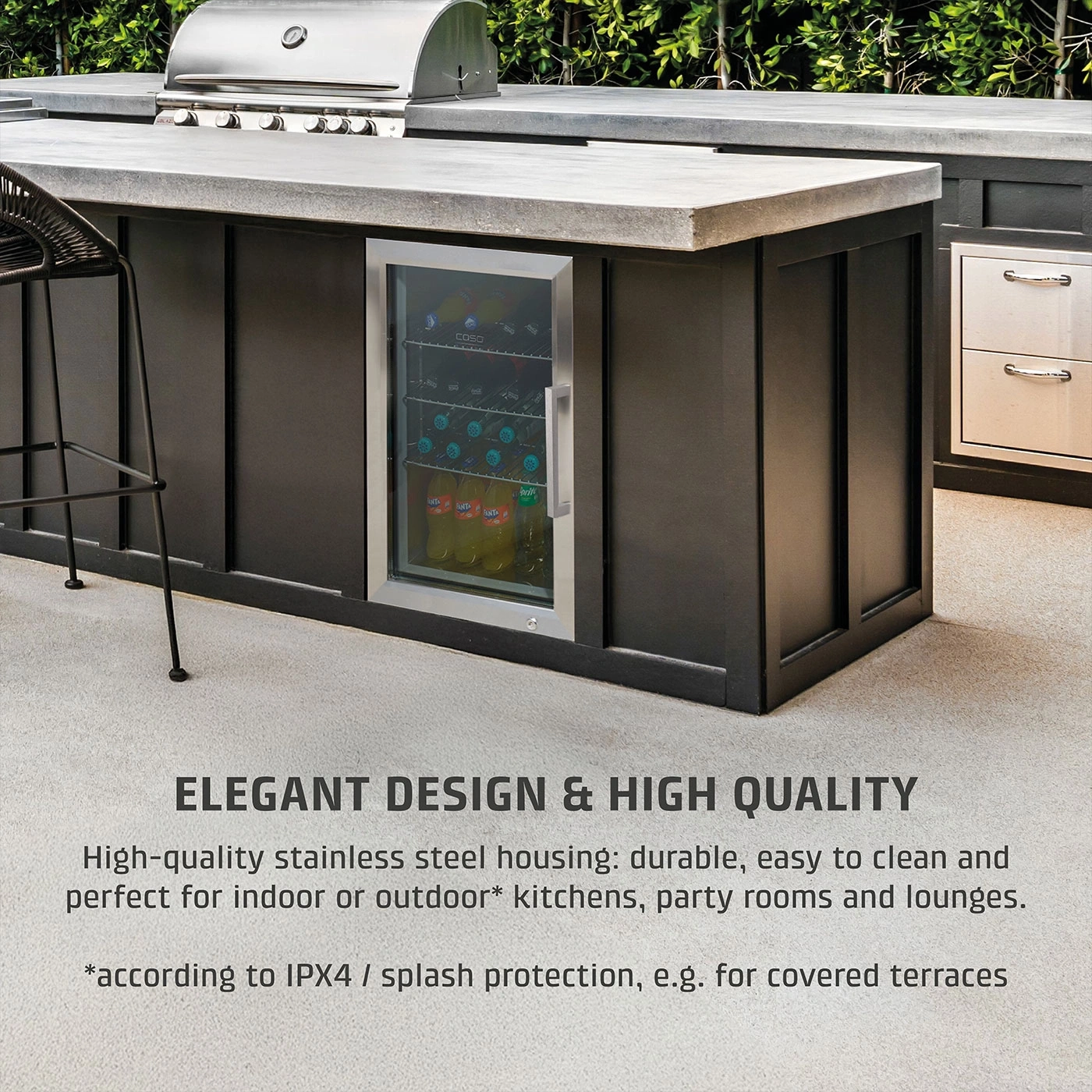 Outdoor kitchen with fridge, elegant design and high quality.