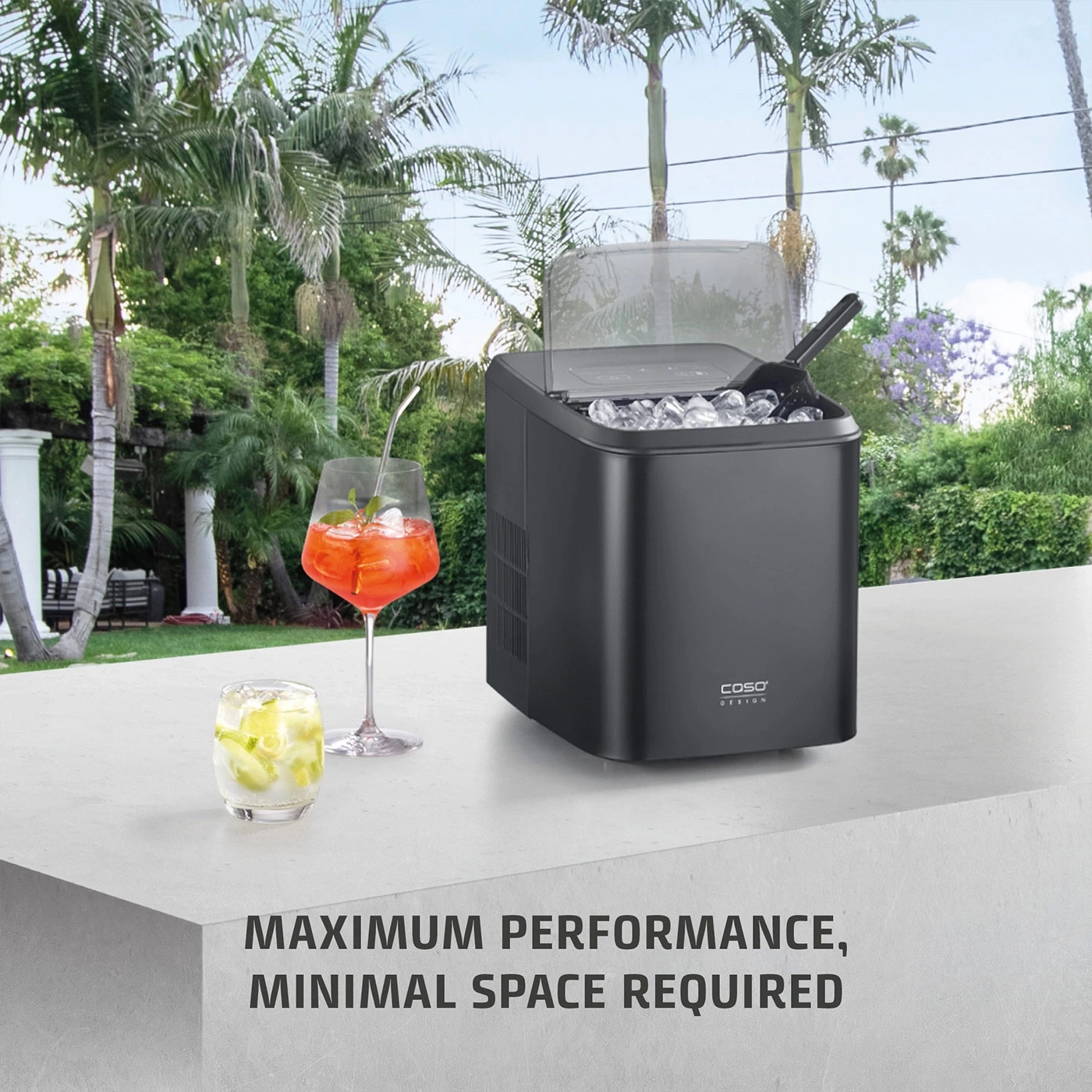 Ice maker with cocktails outdoors, maximum performance, minimal space requirement.