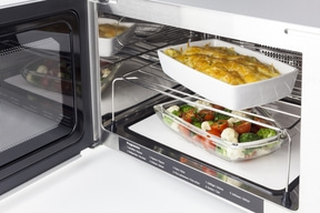 MCG 30 Ceramic chef Price/performance winner: Design microwave with convection and grill and ceramic base for more usable space