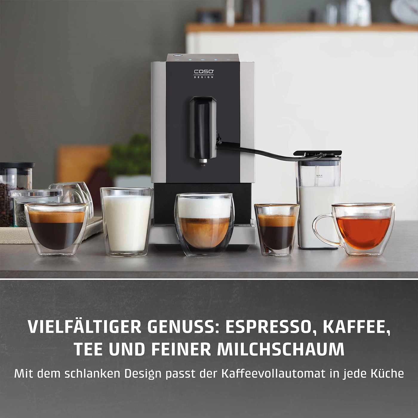 Kaffeevollautomat mit Espresso, Kaffee, Tee und Milchschaum in der Küche.
