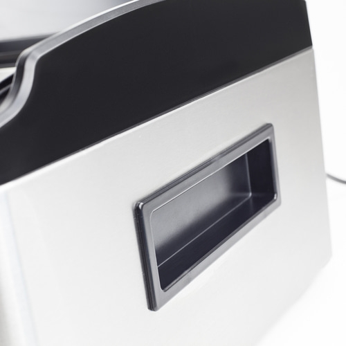 VacuChef 70 Professional chamber vacuum sealer for safe vacuuming and sealing, even with moist and liquid foods.