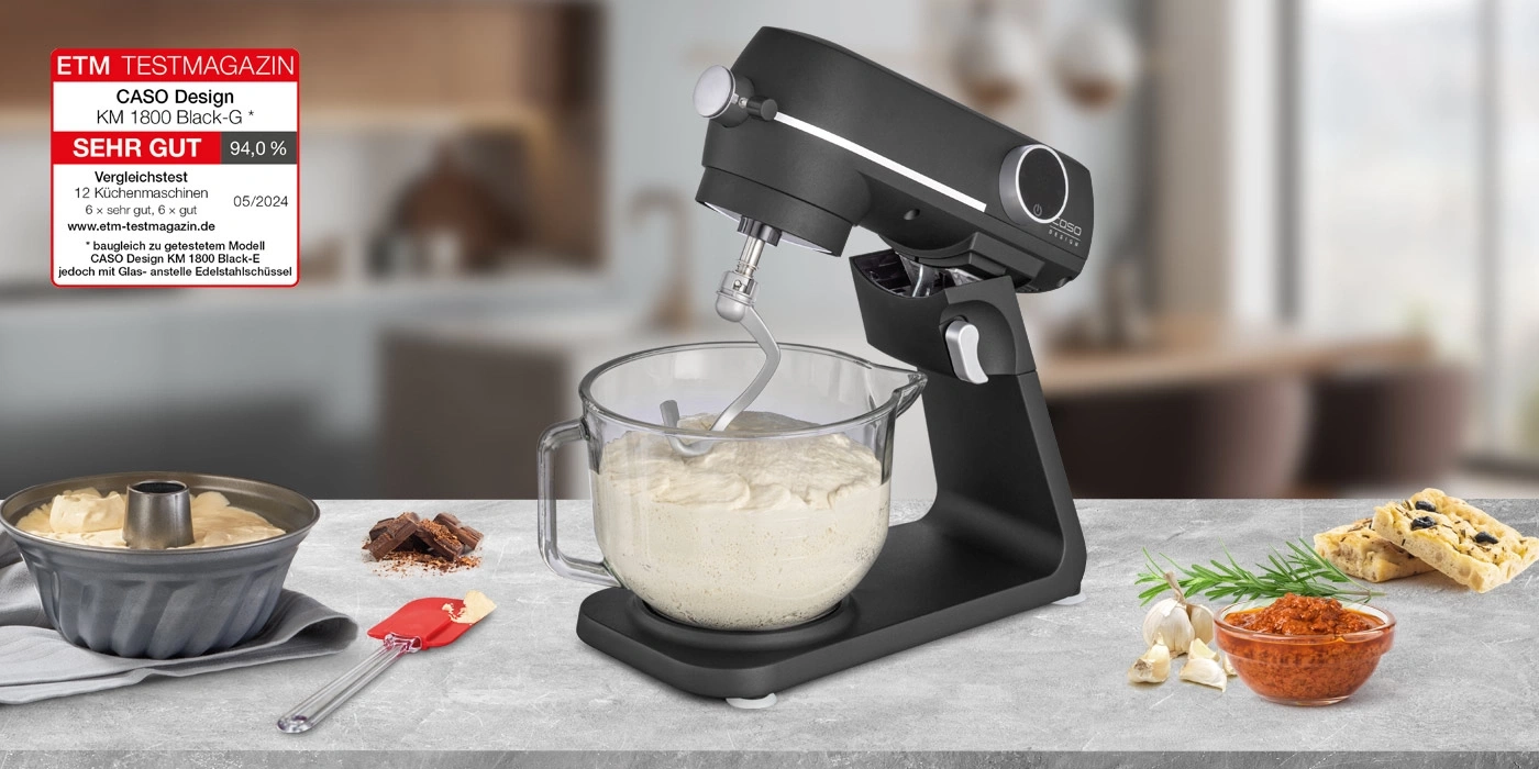 Küchenmaschine Caso Design KM 1800 Black-G mit Zubehör und Testauszeichnung.