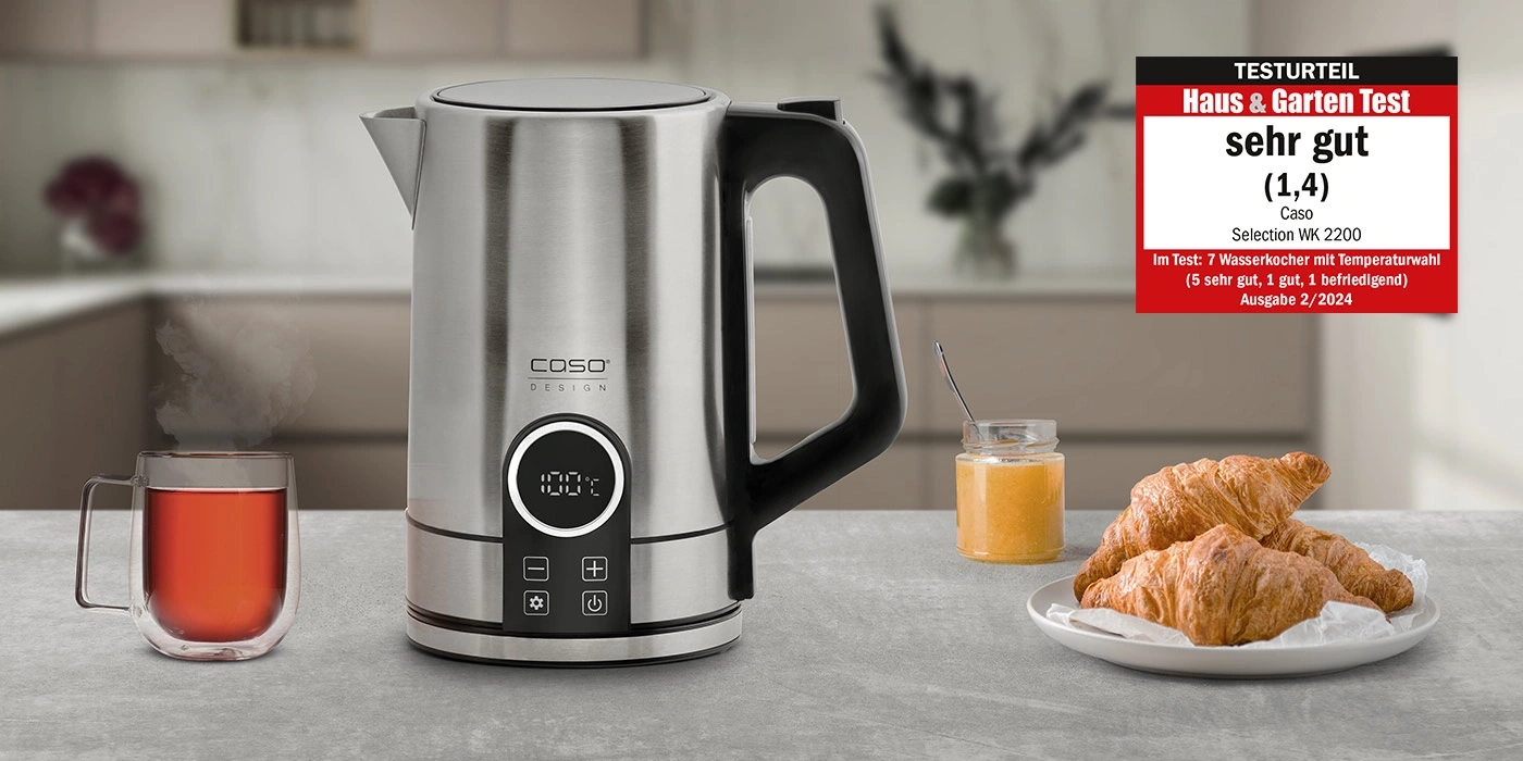 Wasserkocher mit Croissants, Marmelade und Tee, sehr gut bewertet.