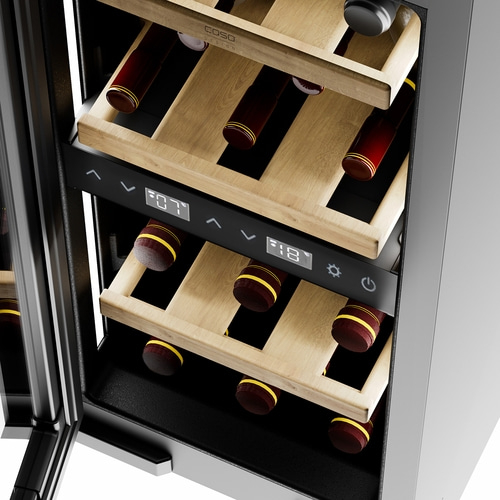 Weinkühlschrank mit Flaschen, Temperaturanzeige und Holzregalen