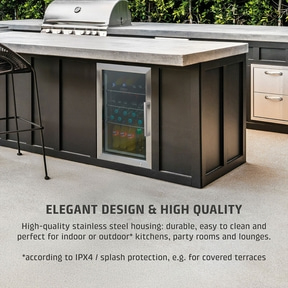 Outdoor kitchen with fridge, elegant design and high quality.