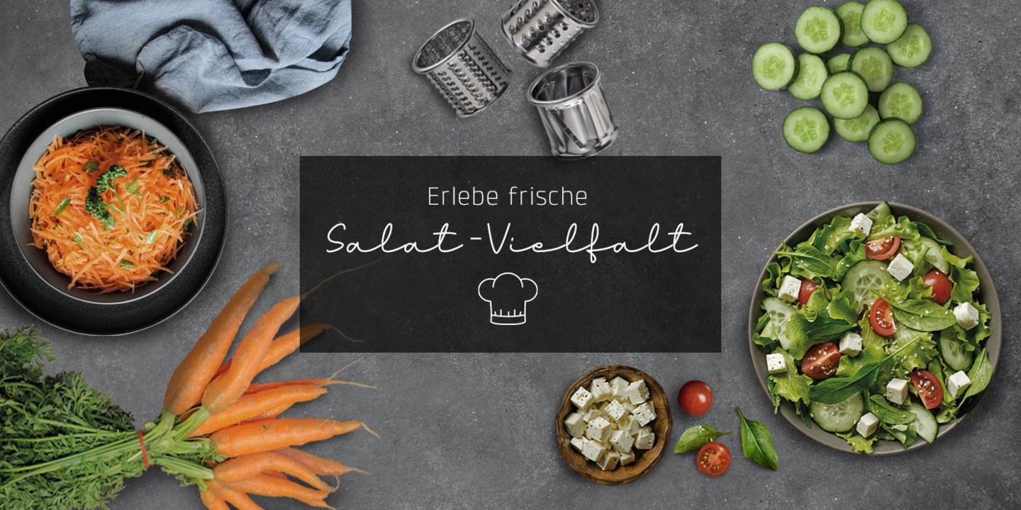 Salat-Vielfalt: Frische Zutaten, Gemüse, Salat, Karotten, Tomaten, Gurken, Käse.