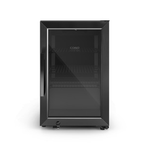 Schwarzer Kühlschrank mit Glasfront und Caso Design Logo, isoliert auf weißem Hintergrund.