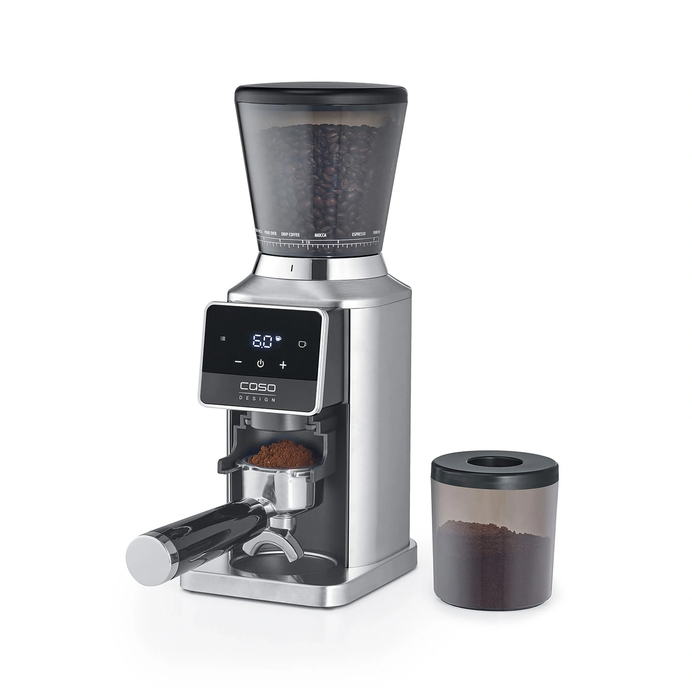 Eine silberne Kaffeemühle mit einem Behälter für Kaffeebohnen und einem Siebträger mit Kaffeepulver.