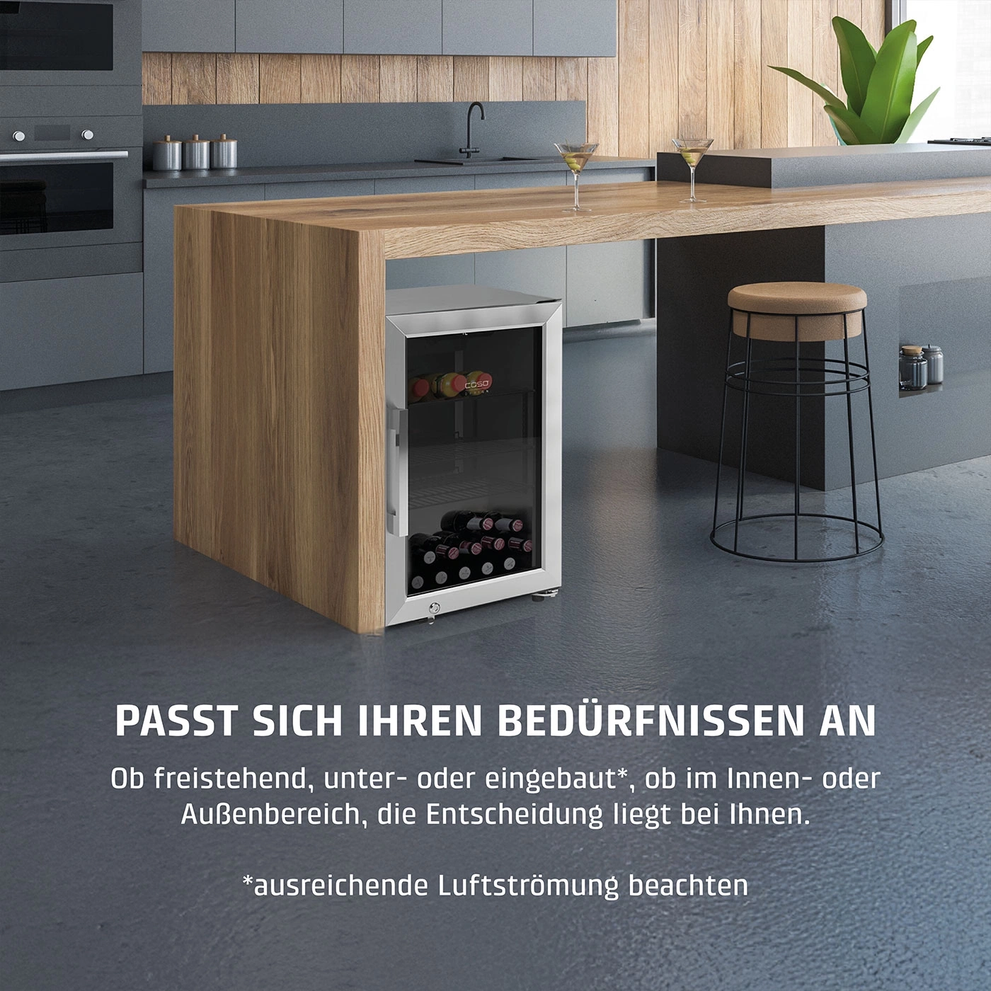Weinkühlschrank in Küche, flexibel einsetzbar, freistehend oder eingebaut.