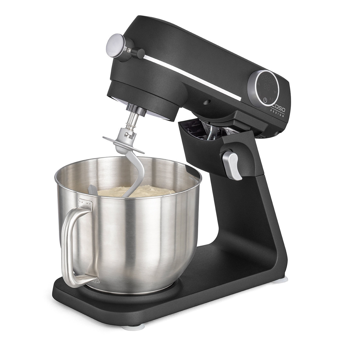 Schwarze Küchenmaschine mit Edelstahl-Schüssel und Knethaken, Teig wird geknetet.