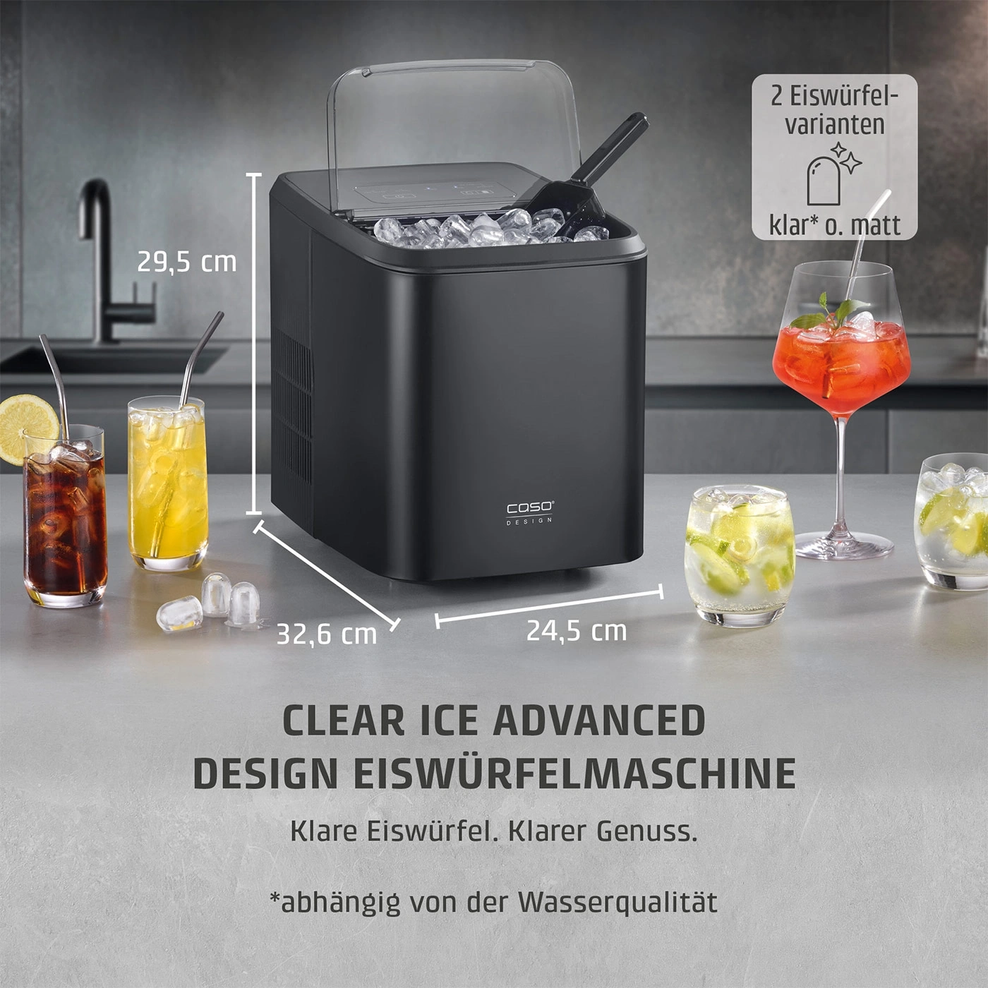 Eiswürfelmaschine mit Gläsern und Maßen auf der Arbeitsplatte.