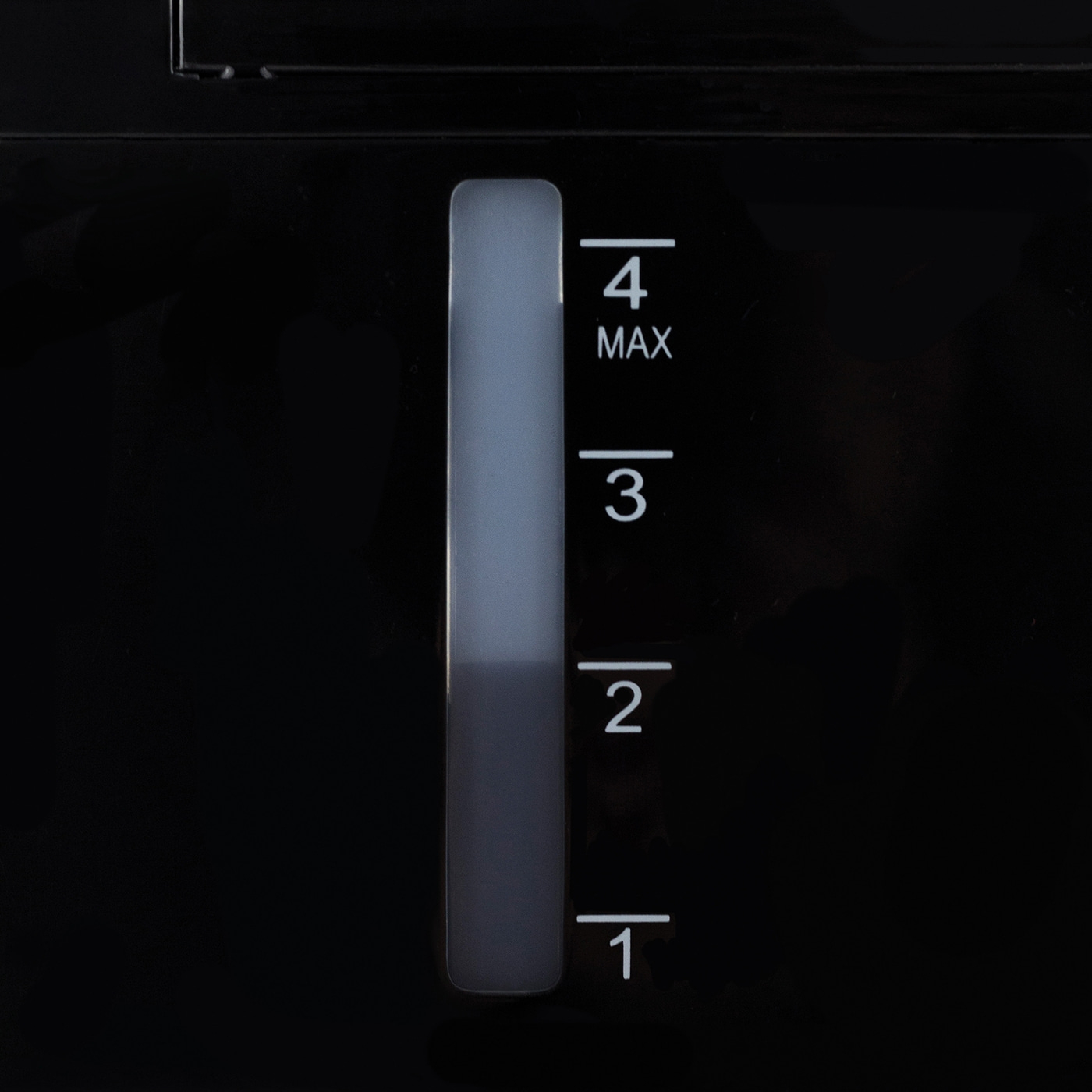 Wasserstandsanzeige mit Markierungen von 1 bis 4, maximaler Füllstand.