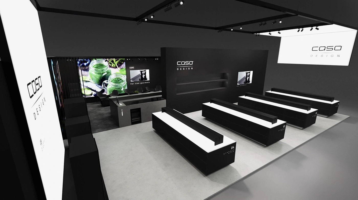 Schwarzer Ausstellungsstand mit Caso Design-Logo und Produktpräsentation.