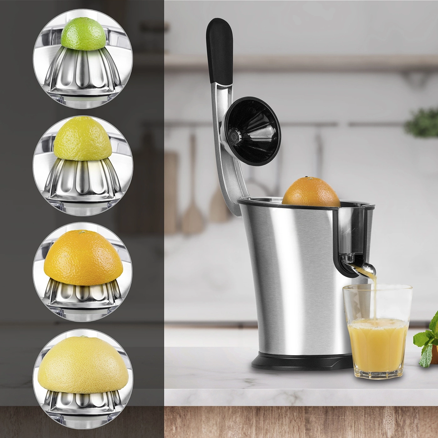 Elektrische Zitruspresse mit Früchten und Saft im Glas auf weißem Tisch